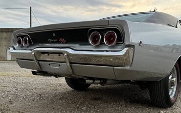 Dodge-Charger-rt-1968-custom-9