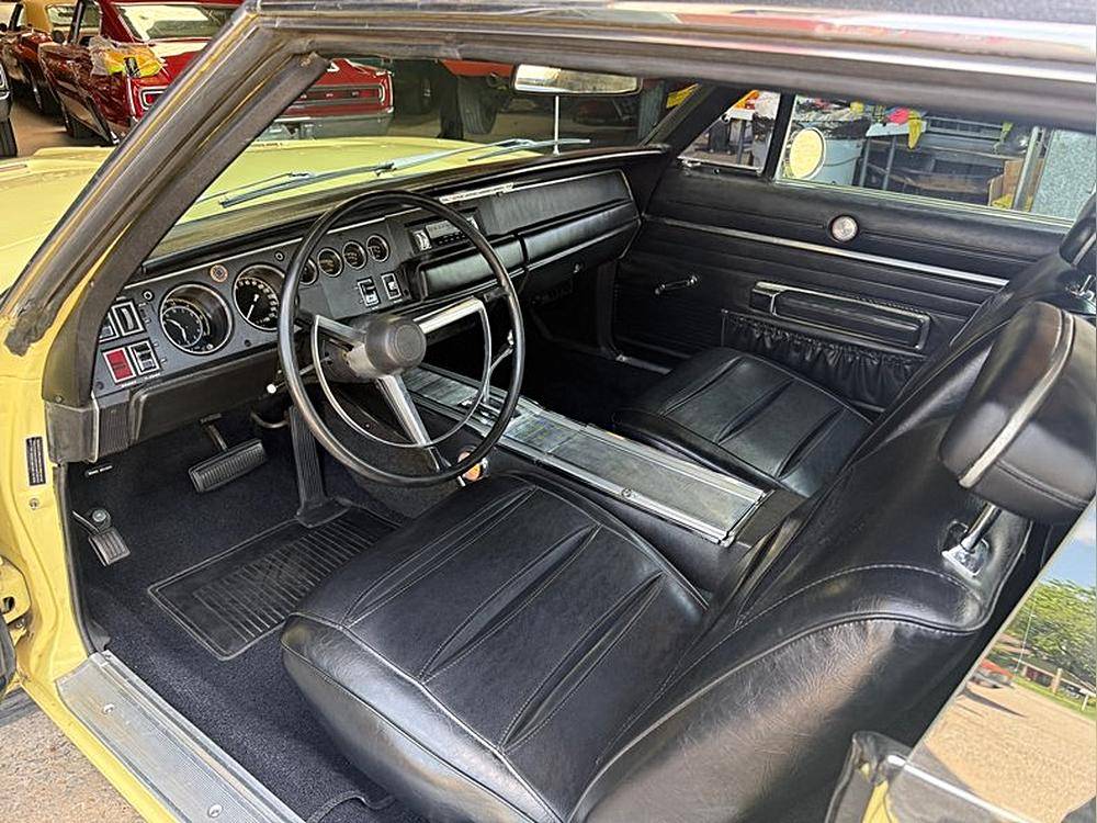 Dodge-Charger-rt-1968-yellow-18