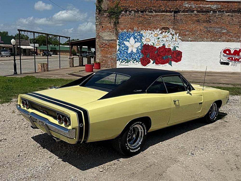 Dodge-Charger-rt-1968-yellow-2