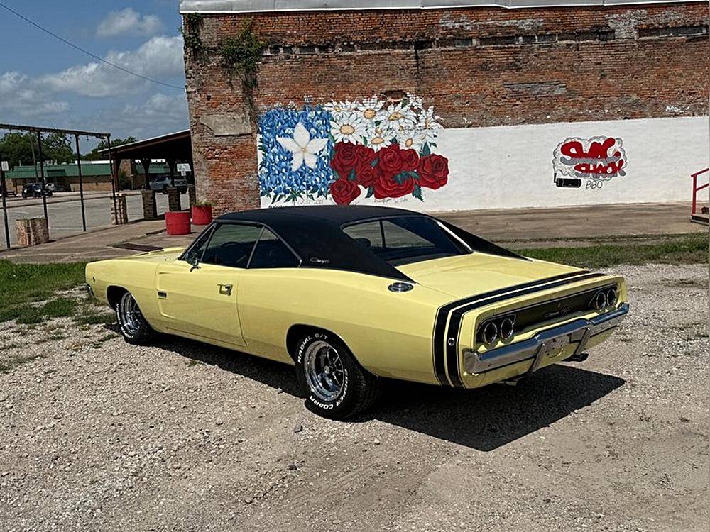 Dodge-Charger-rt-1968-yellow-3