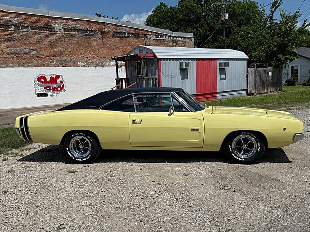 Dodge-Charger-rt-1968-yellow-5
