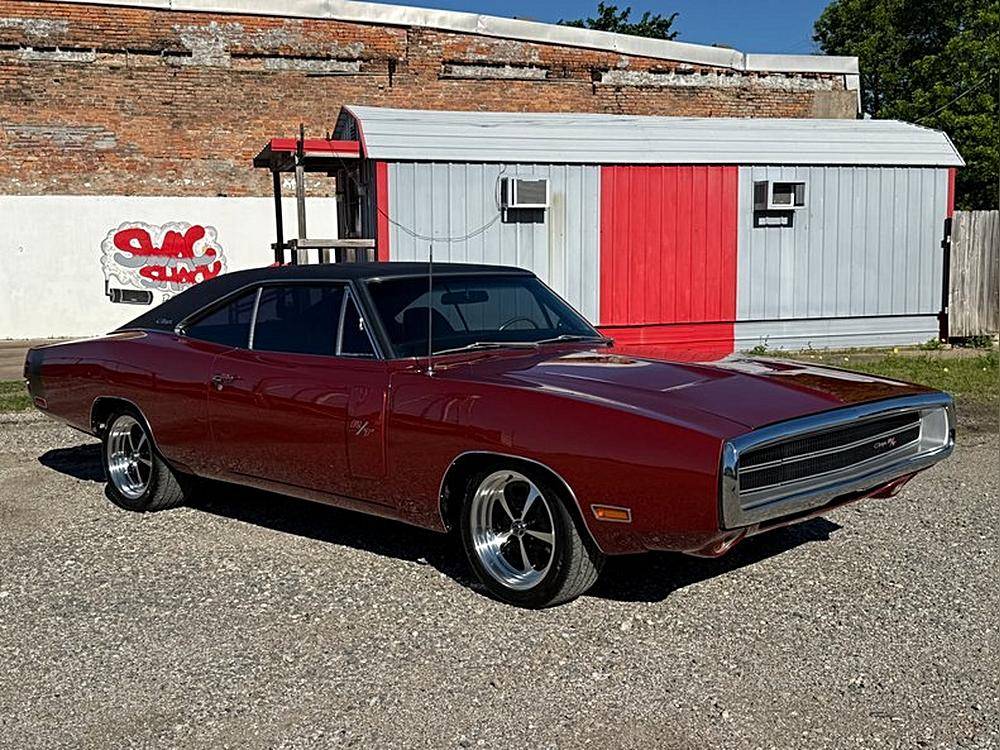 Dodge-Charger-rt-1970-custom-1