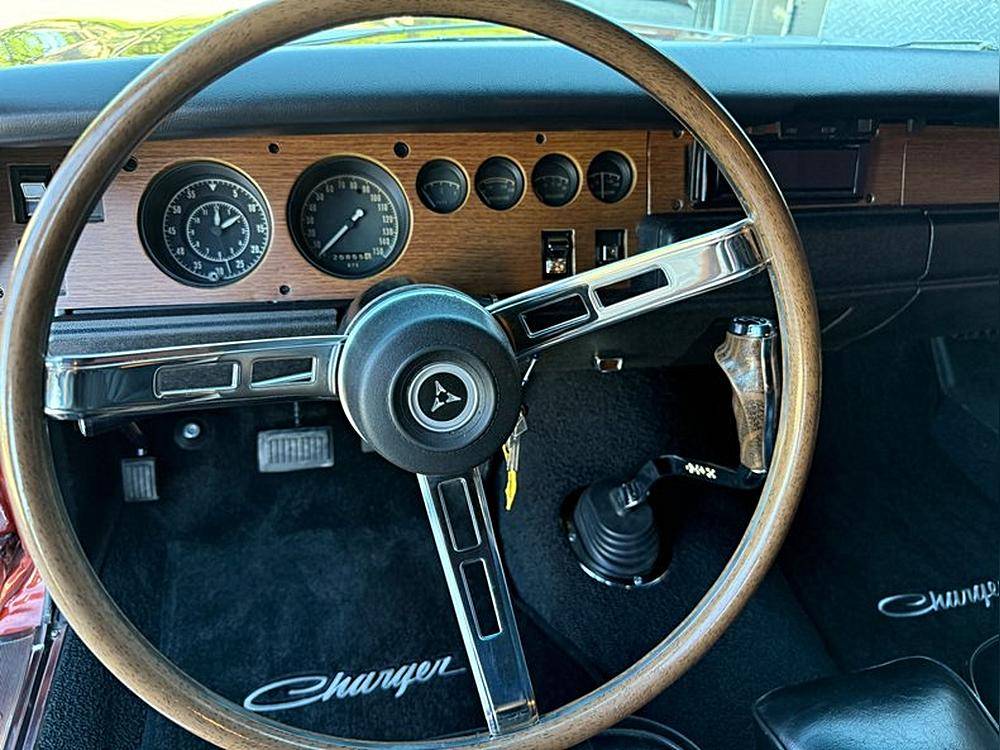Dodge-Charger-rt-1970-custom-10