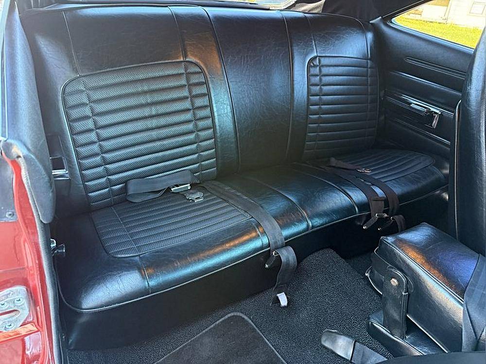 Dodge-Charger-rt-1970-custom-13