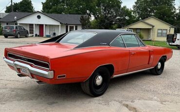 Dodge-Charger-rt-1970-custom-3