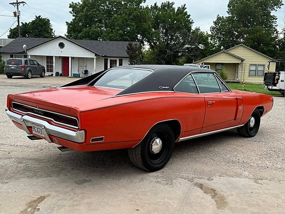 Dodge-Charger-rt-1970-custom-3