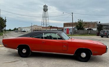 Dodge-Charger-rt-1970-custom-6