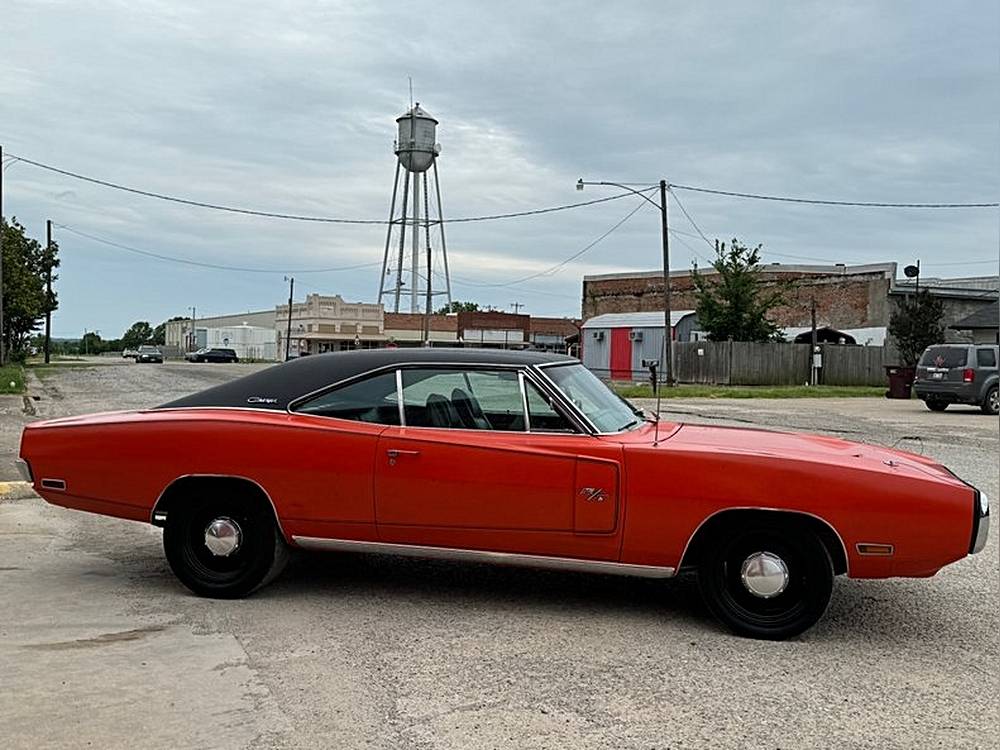 Dodge-Charger-rt-1970-custom-6
