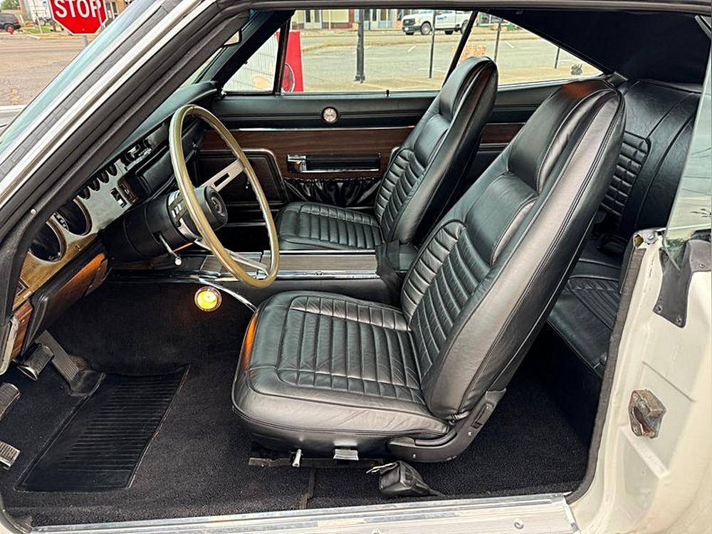 Dodge-Charger-rt-1970-white-11