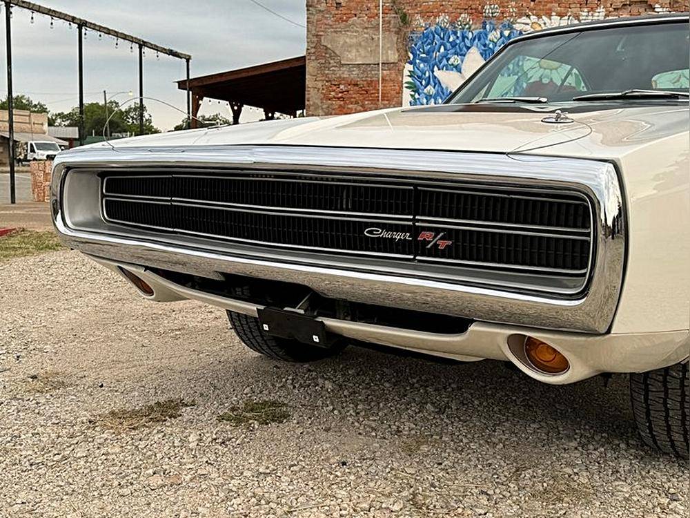 Dodge-Charger-rt-1970-white-4