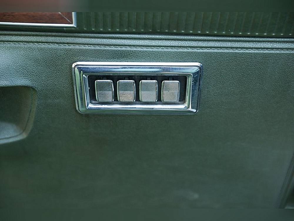 Dodge-Charger-se-1971-green-11