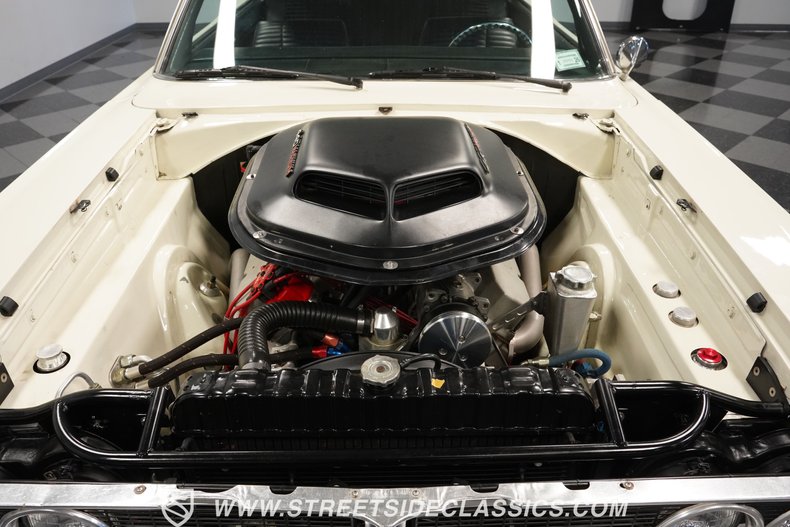 Dodge-Coronet-1966-Cream-Black-1