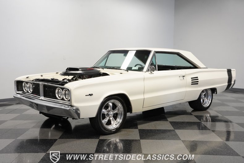 Dodge-Coronet-1966-Cream-Black-17