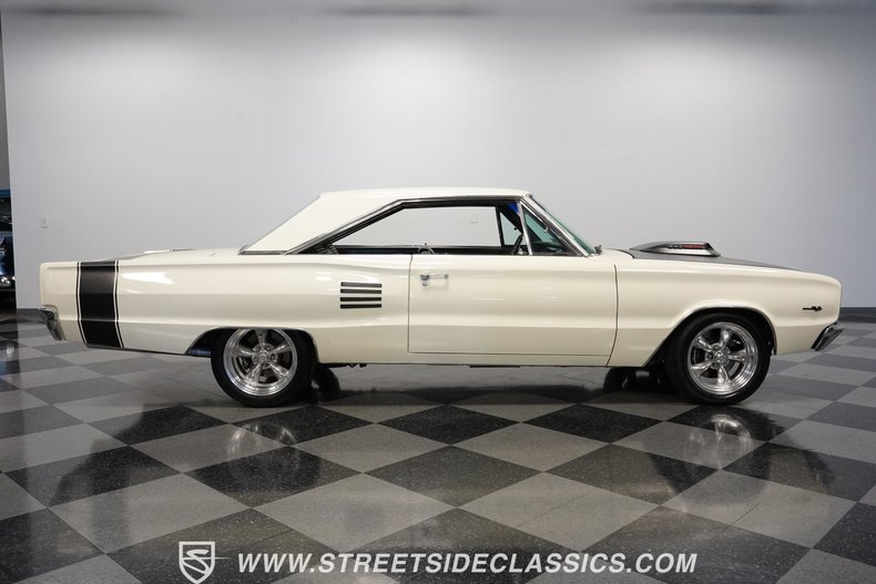 Dodge-Coronet-1966-Cream-Black-18