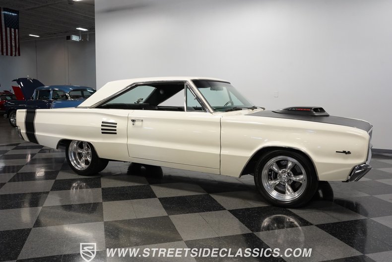 Dodge-Coronet-1966-Cream-Black-19