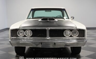 Dodge-Coronet-1966-Cream-Black-21