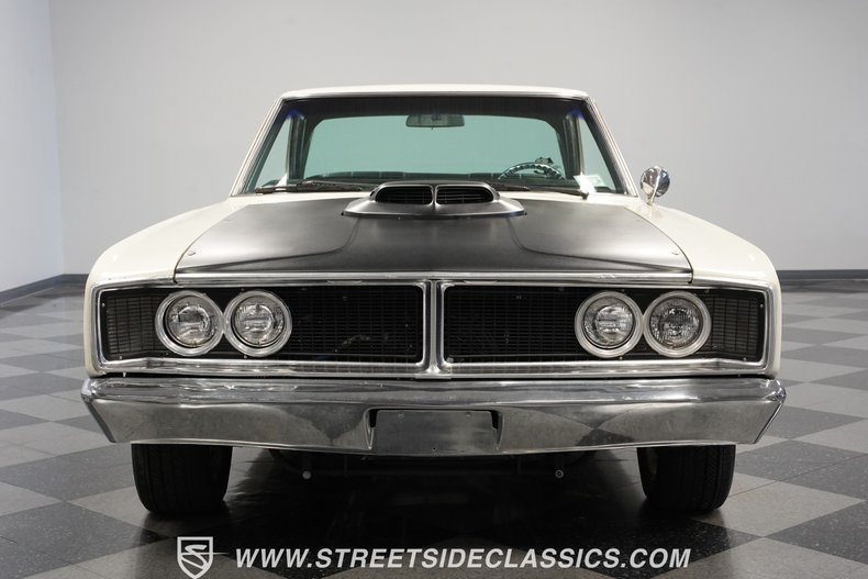 Dodge-Coronet-1966-Cream-Black-21