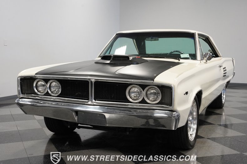 Dodge-Coronet-1966-Cream-Black-22