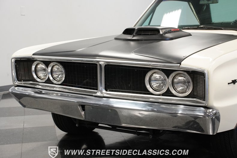 Dodge-Coronet-1966-Cream-Black-23