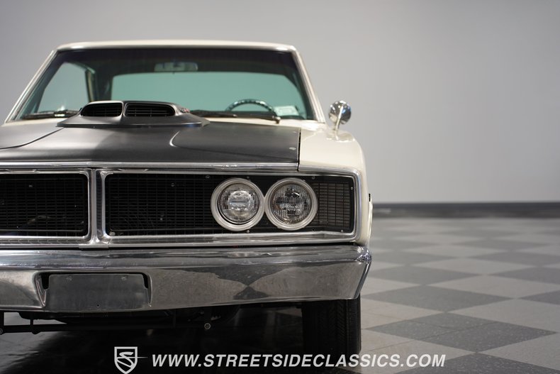 Dodge-Coronet-1966-Cream-Black-24