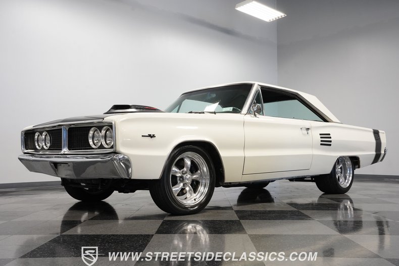 Dodge-Coronet-1966-Cream-Black-25
