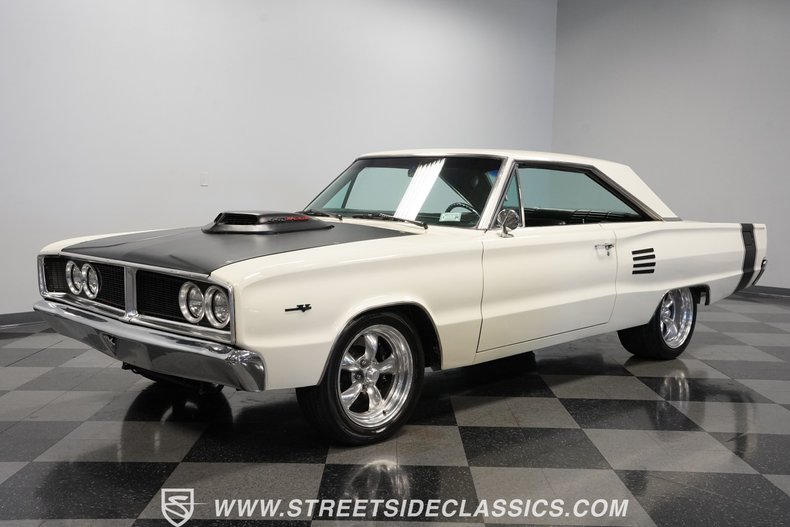 Dodge-Coronet-1966-Cream-Black-3