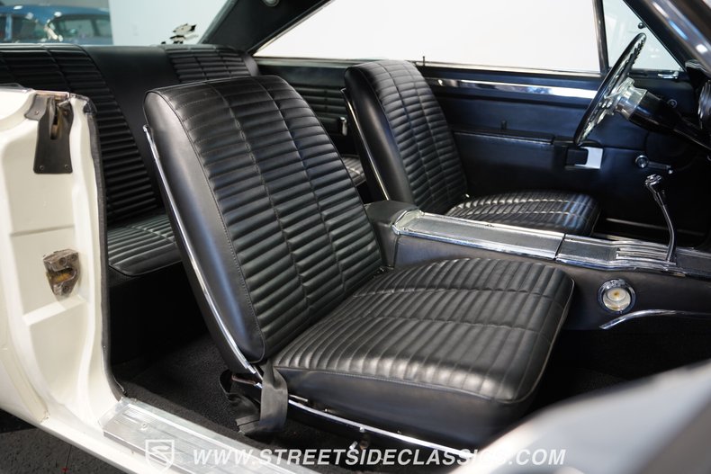 Dodge-Coronet-1966-Cream-Black-45
