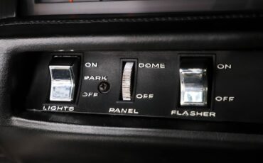 Dodge-Coronet-1968-Burgundy-Metallic-Pearl-White-31