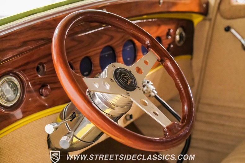 Dodge-Coupe-1933-Yellow-Tan-9