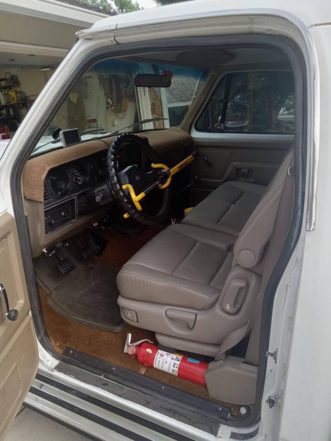 Dodge-D-series-d250-diesel-1990-white-4