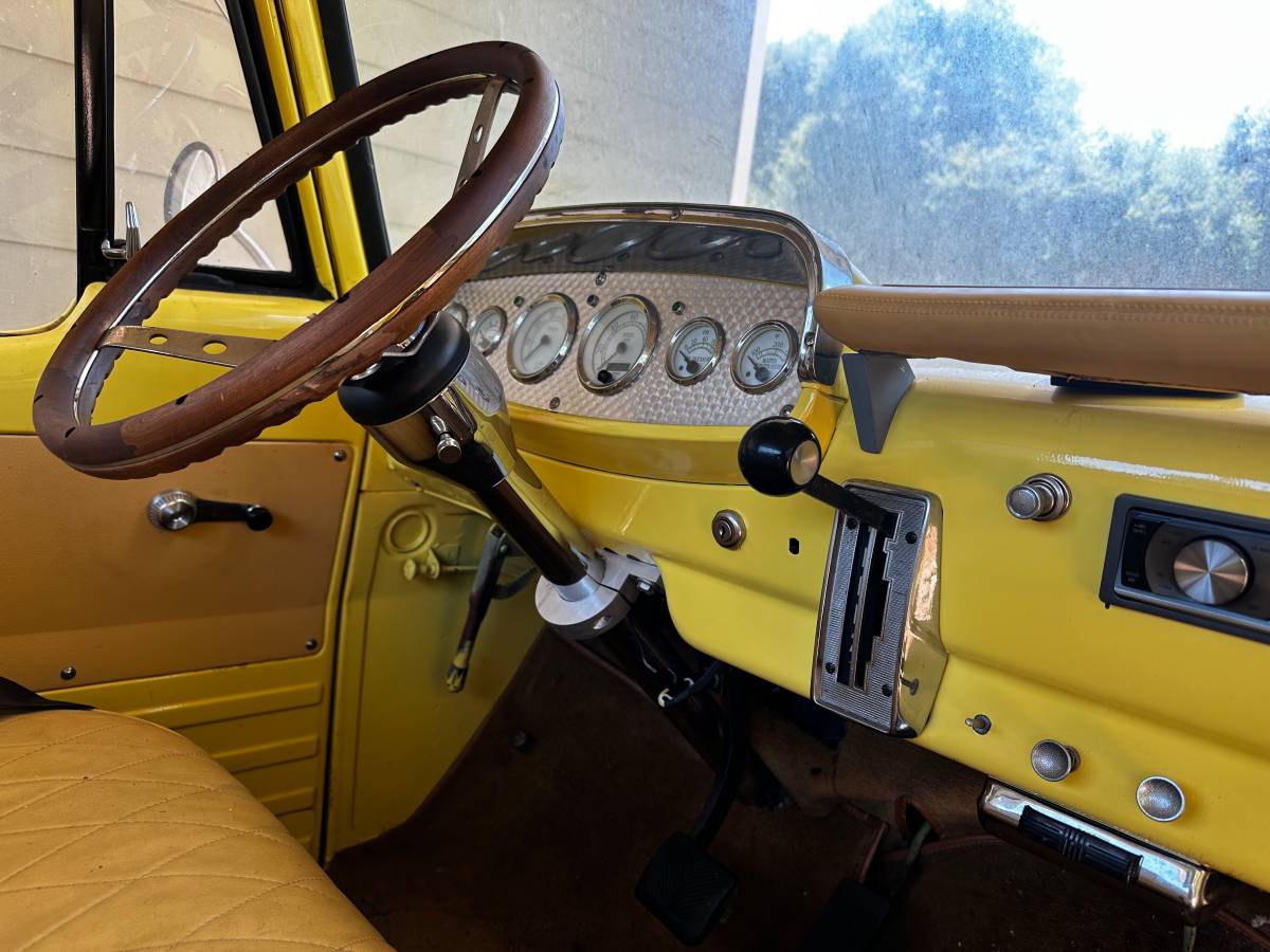 Dodge-D100-1968-yellow-11