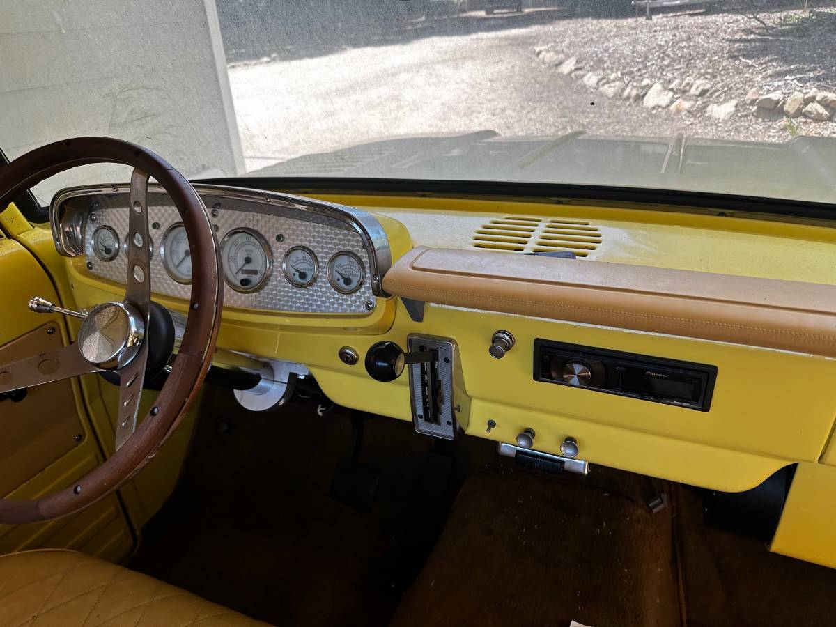 Dodge-D100-1968-yellow-12