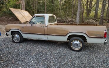 Dodge-D100-1972-Tan-and-white-Tan