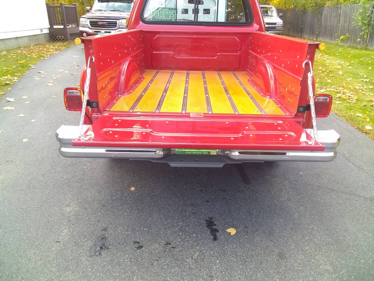 Dodge-D100-1975-red-1