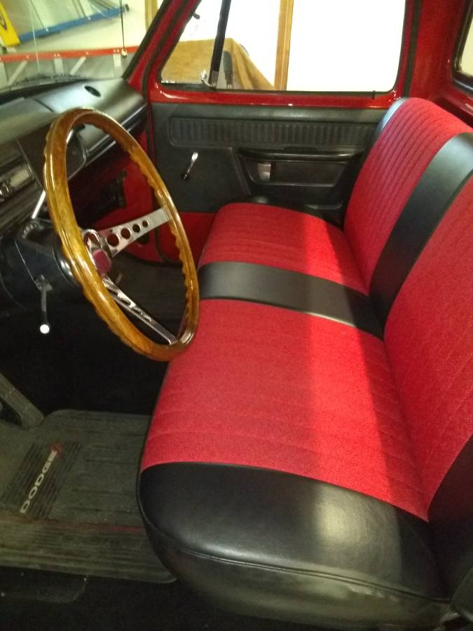 Dodge-D100-1975-red