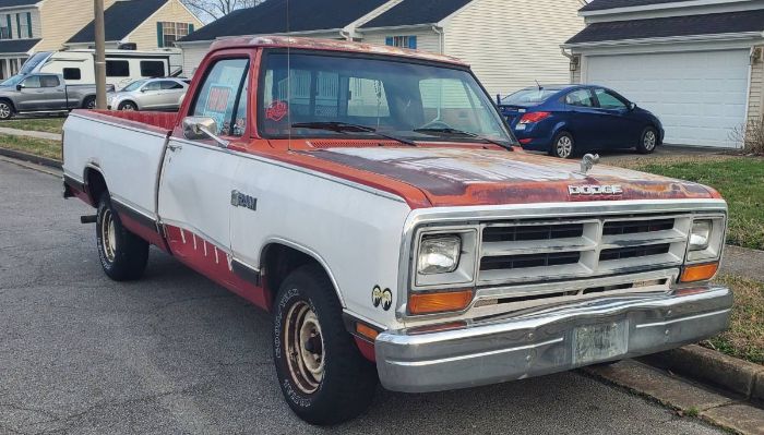 Dodge-D100-1988-10