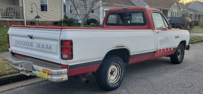 Dodge-D100-1988-11