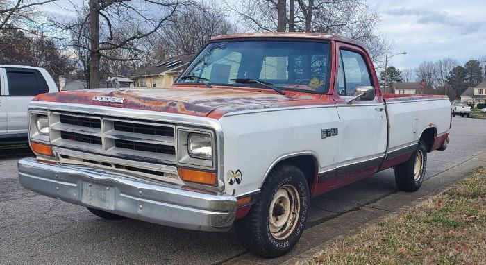 Dodge-D100-1988