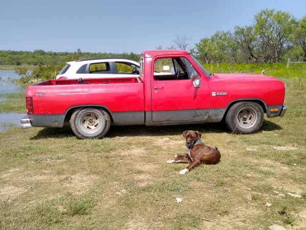 Dodge-D150-1982-Red-1