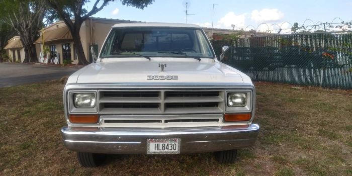 Dodge-D150-1985-White-25