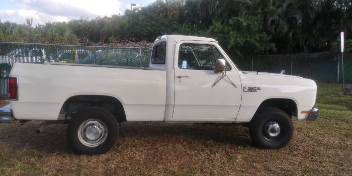Dodge-D150-1985-White-7