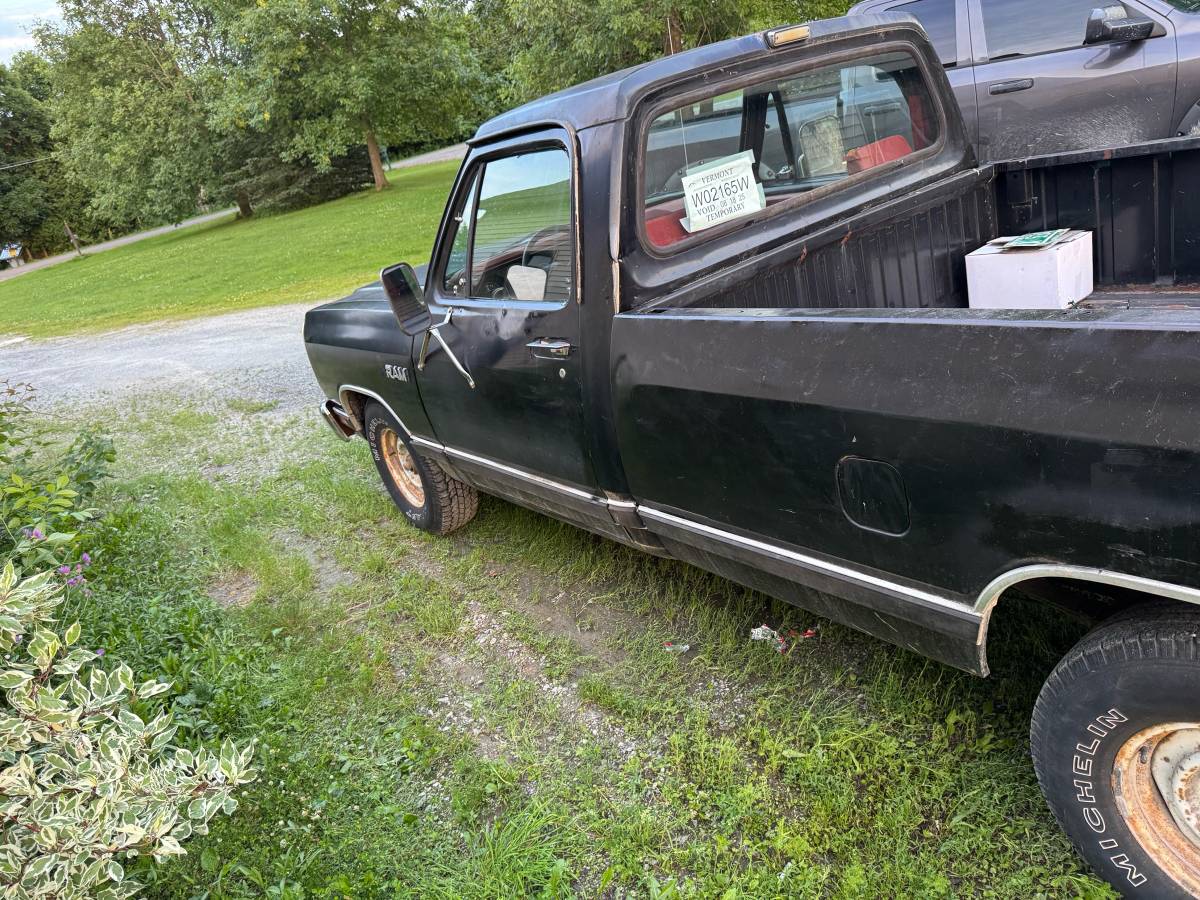 Dodge-D150-1987-black-1