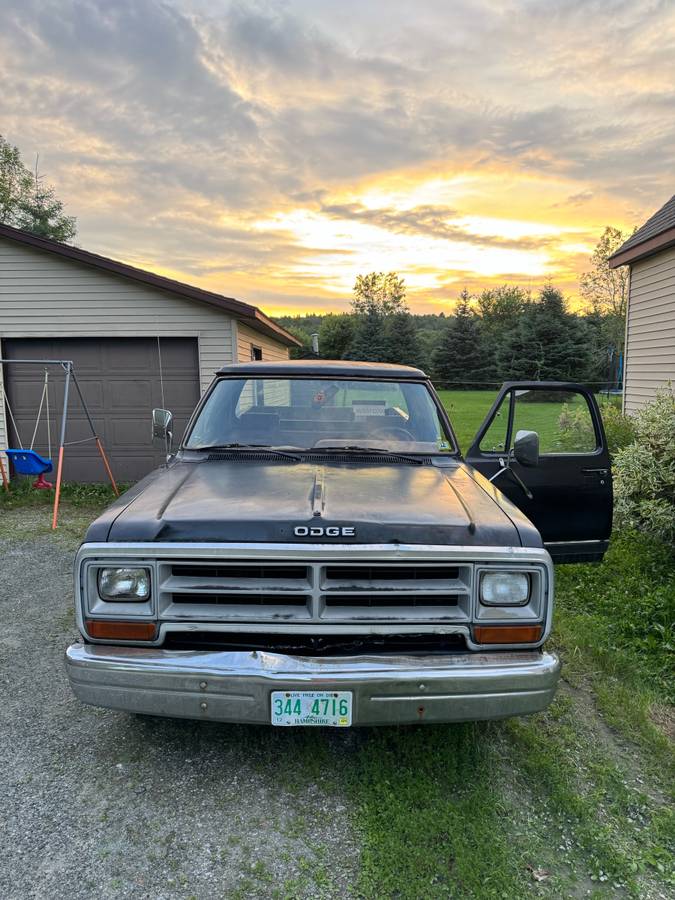 Dodge-D150-1987-black-2