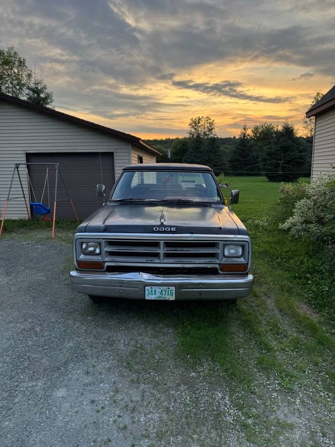 Dodge-D150-1987-black-3