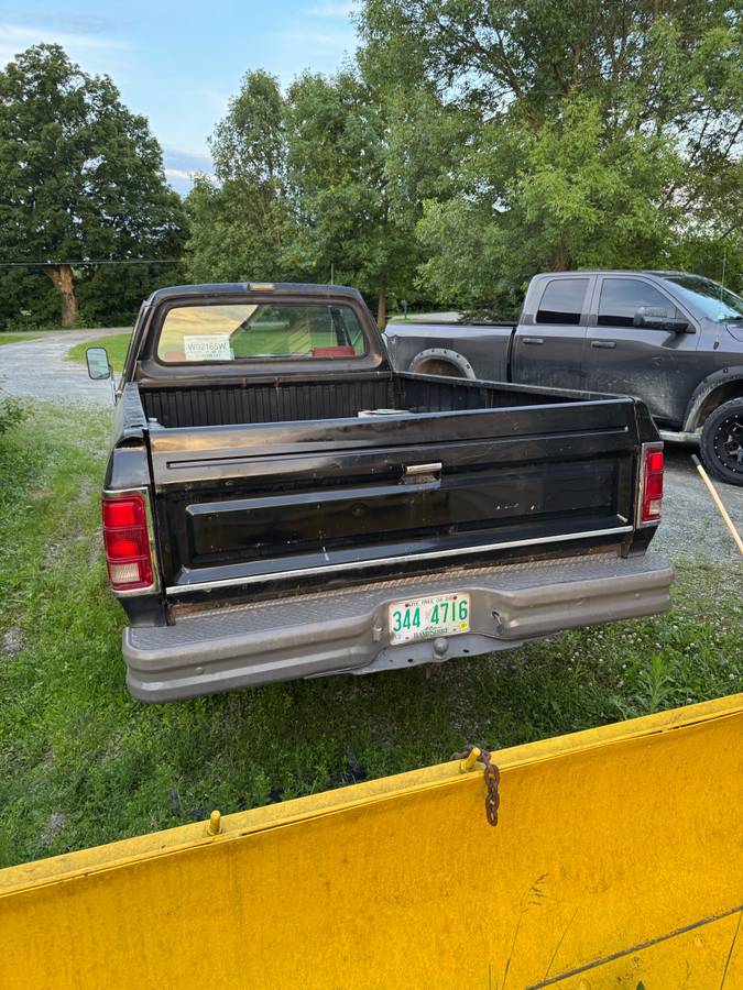 Dodge-D150-1987-black-4