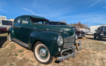 Dodge-D17-1940-Sedan-4