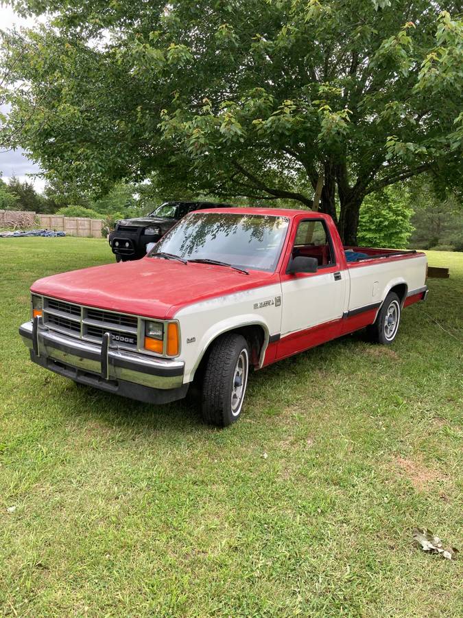 Dodge-Dakota-conventional-cab-1987-red-1
