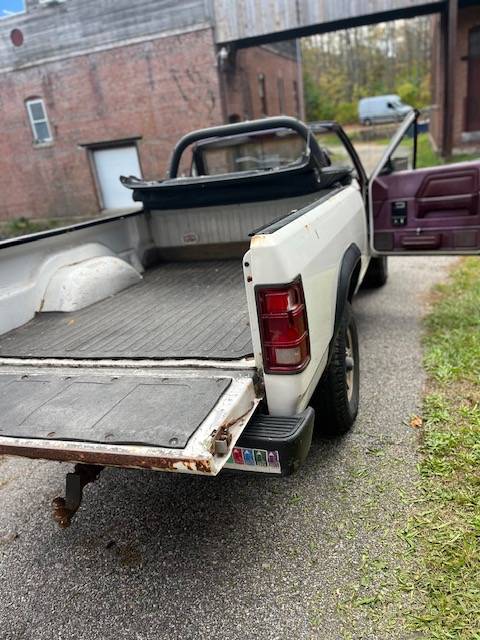 Dodge-Dakota-sport-4x4-1989-white-5