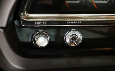 Dodge-Dart-1968-Formal-Black-Pearl-White-22