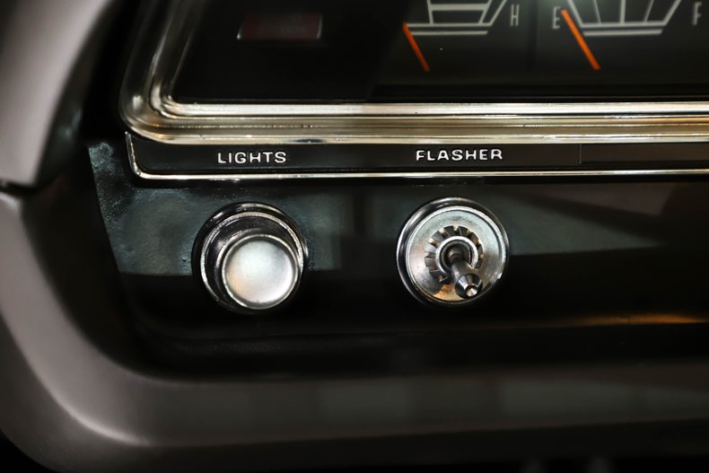 Dodge-Dart-1968-Formal-Black-Pearl-White-22
